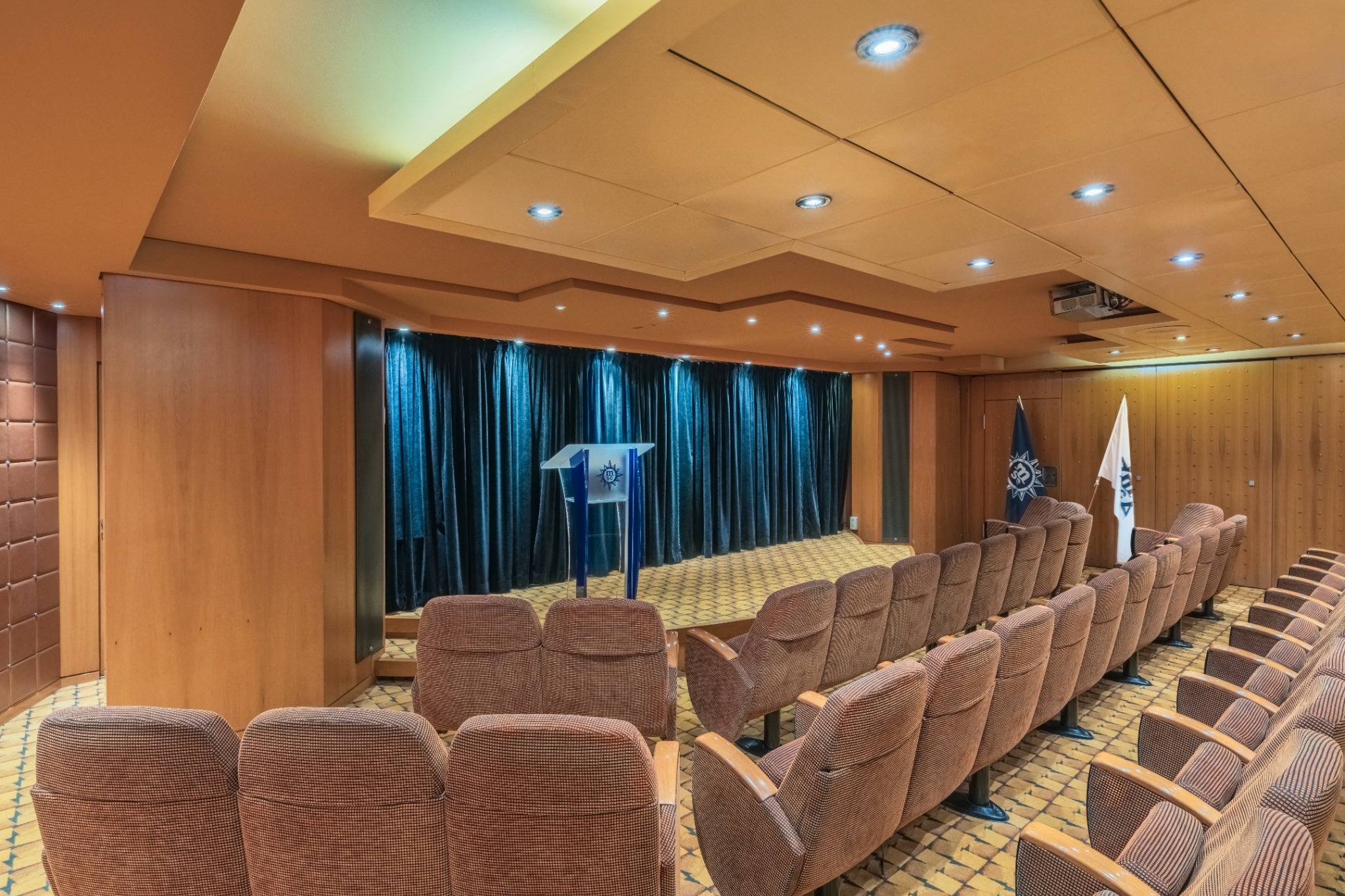 Business Center MSC Sinfonia | MSC Cruzeiros Business Center MSC Sinfonia | MSC Cruzeiros