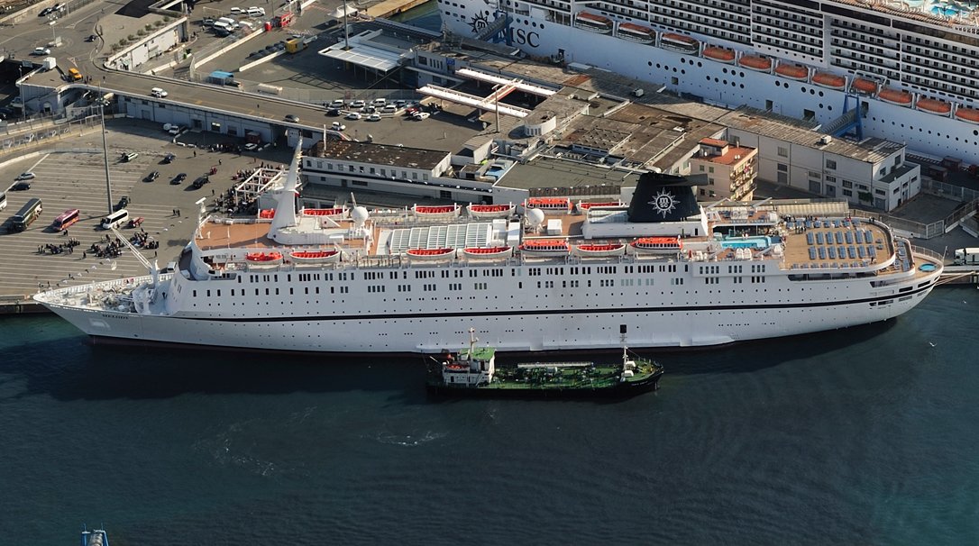 msc genova, MS Island Escape,Cruise ship