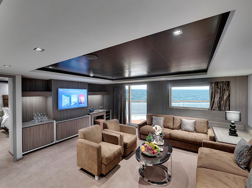 Yacht Club Royal Suite