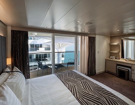 MSC WORLD AMERICA Deluxe suite aurea with promenade and ocean view MSC WORLD AMERICA Deluxe suite aurea with promenade and ocean view